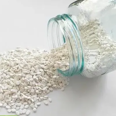 Paloa hidastava valmisseos